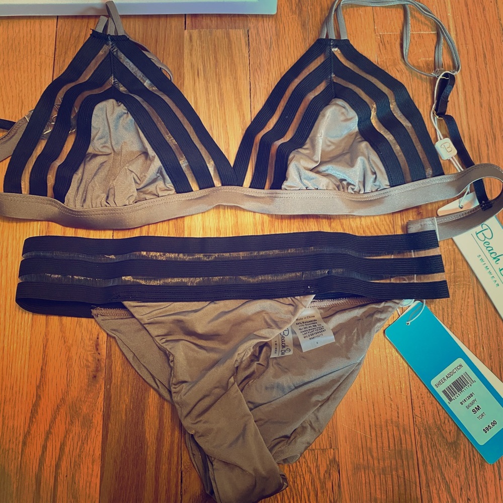 Beach Bunny Large Top, Small Bottom